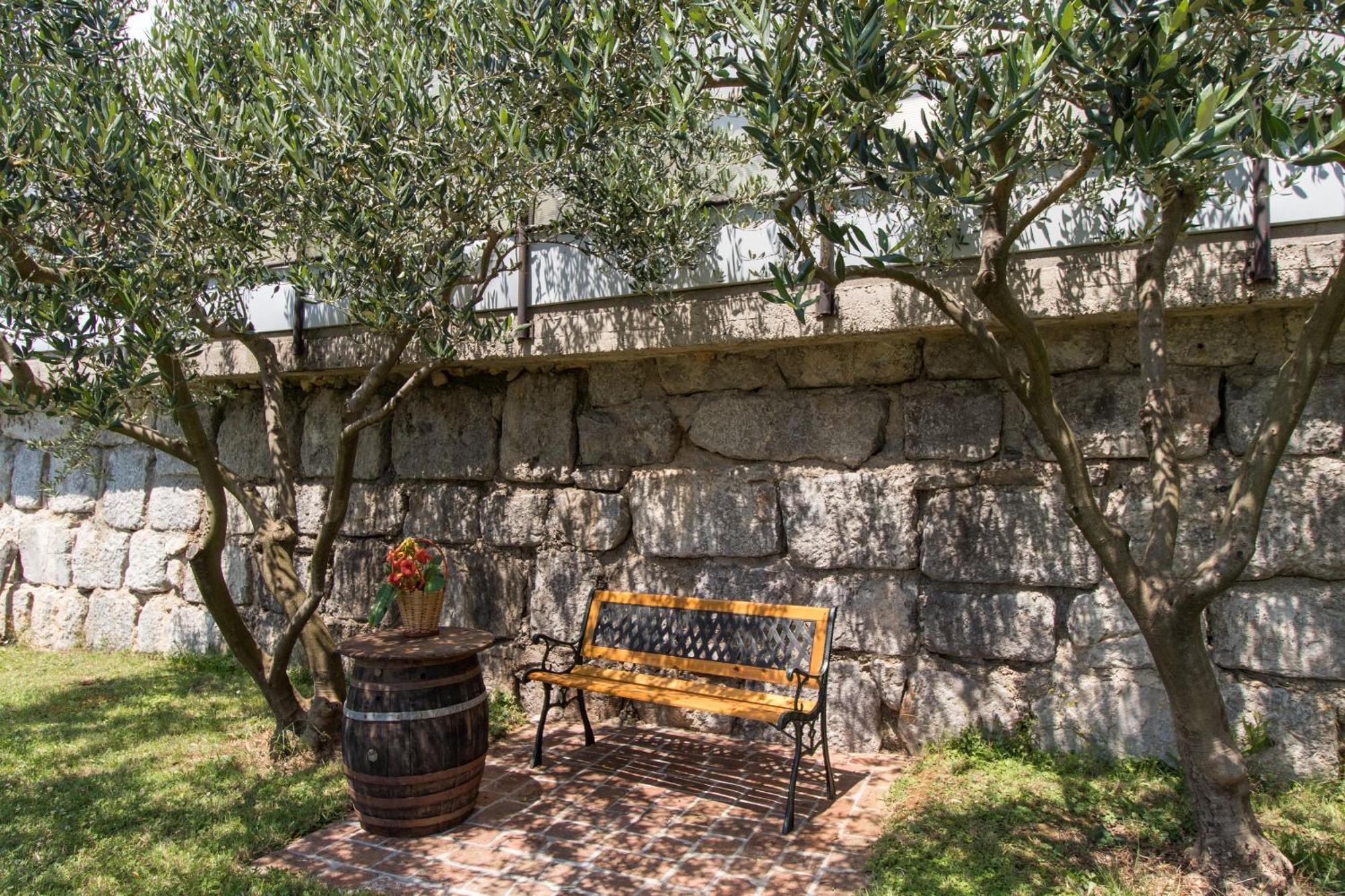 Apartments Vesna Abbazia Esterno foto